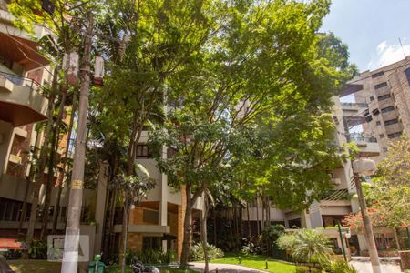 Apartamento à venda com 230m², 4 quartos e 4 vagasFachada