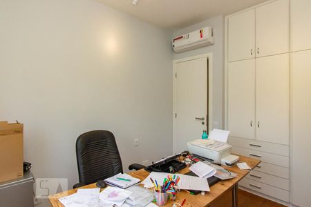 Apartamento à venda com 230m², 4 quartos e 4 vagasEscritório