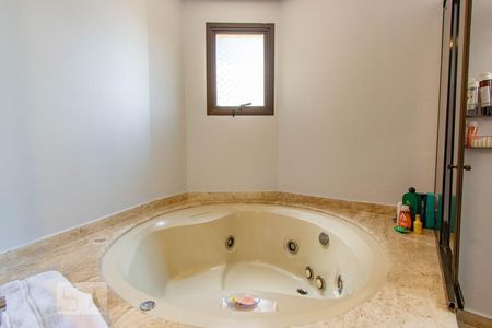 Apartamento à venda com 230m², 4 quartos e 4 vagasBanheiro 4