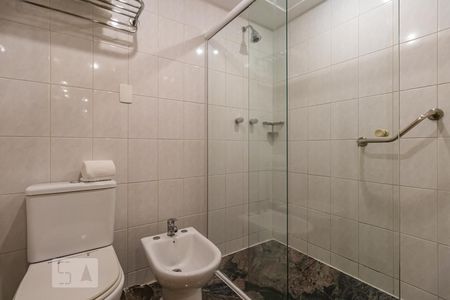 Detalhe do Banheiro de apartamento para alugar com 1 quarto, 40m² em Alphaville Industrial, Barueri