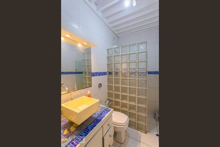 Casa à venda com 105m², 2 quartos e 2 vagasBanheiro