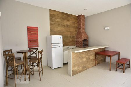 Apartamento para alugar com 44m², 2 quartos e 1 vagaÁrea comum - Churrasqueira