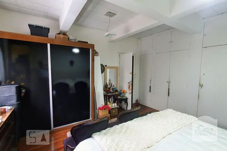 Casa à venda com 580m², 8 quartos e 3 vagas Casa à venda com 580m², 8 quartos e 3 vagasQuarto