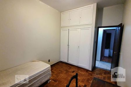 Casa à venda com 580m², 8 quartos e 3 vagas Casa à venda com 580m², 8 quartos e 3 vagasQuarto