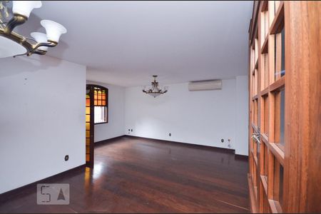 Sala de casa à venda com 4 quartos, 820m² em São Francisco, Niterói