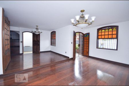 Sala de casa à venda com 4 quartos, 820m² em São Francisco, Niterói