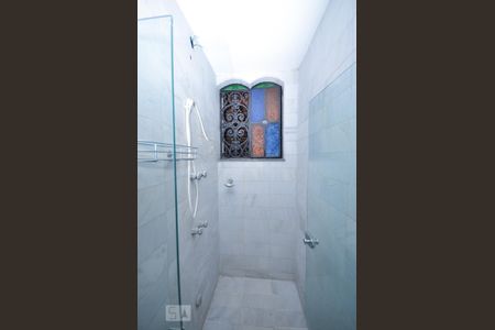 Casa à venda com 820m², 4 quartos e 3 vagas Casa à venda com 820m², 4 quartos e 3 vagasBanheiro da Suíte