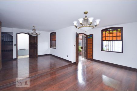 Sala de casa à venda com 4 quartos, 820m² em São Francisco, Niterói
