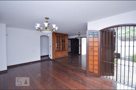 Sala de casa à venda com 4 quartos, 820m² em São Francisco, Niterói