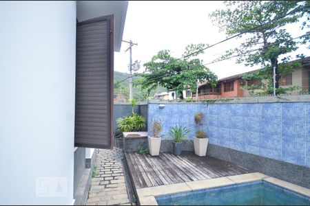 Casa à venda com 820m², 4 quartos e 3 vagas Casa à venda com 820m², 4 quartos e 3 vagasÁrea comum - Piscina