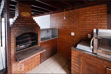 Casa à venda com 820m², 4 quartos e 3 vagas Casa à venda com 820m², 4 quartos e 3 vagasÁrea comum - Churrasqueira
