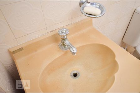 Casa à venda com 820m², 4 quartos e 3 vagas Casa à venda com 820m², 4 quartos e 3 vagasLavabo
