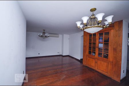 Sala de casa à venda com 4 quartos, 820m² em São Francisco, Niterói