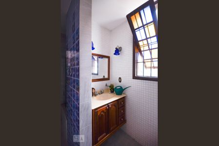 Casa à venda com 820m², 4 quartos e 3 vagas Casa à venda com 820m², 4 quartos e 3 vagasBanheiro da Suíte 4