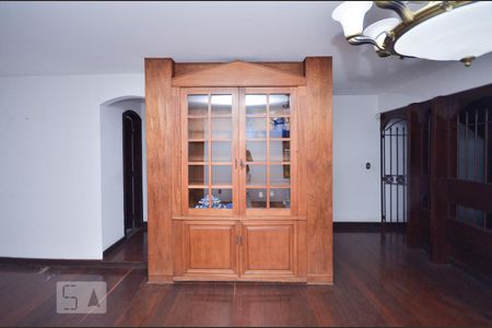 Sala de casa à venda com 4 quartos, 820m² em São Francisco, Niterói