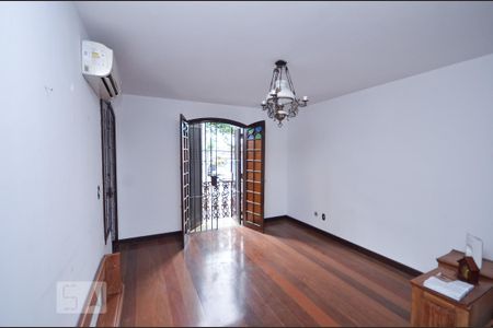 Casa à venda com 820m², 4 quartos e 3 vagas Casa à venda com 820m², 4 quartos e 3 vagasSuíte 4