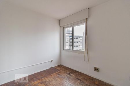 Quarto de apartamento para alugar com 1 quarto, 40m² em Jardim Lindóia, Porto Alegre