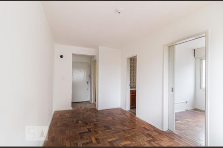 Sala de apartamento para alugar com 1 quarto, 40m² em Jardim Lindóia, Porto Alegre