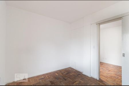 Quarto de apartamento para alugar com 1 quarto, 40m² em Jardim Lindóia, Porto Alegre