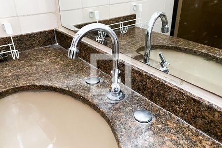 Apartamento para alugar com 75m², 2 quartos e 1 vagaBanheiro