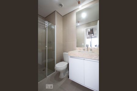 Banheiro de apartamento para alugar com 1 quarto, 32m² em Centro, Osasco