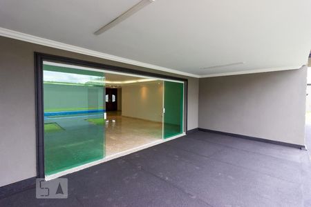 Casa de condomínio para alugar com 480m², 5 quartos e 3 vagasVaranda - Sala Estar