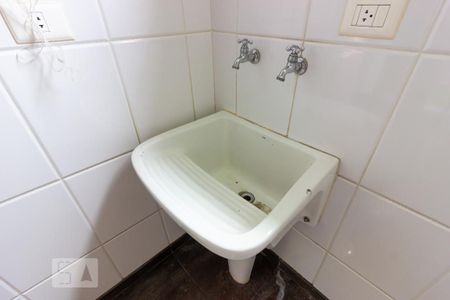 Casa de condomínio para alugar com 480m², 5 quartos e 3 vagasLavanderia