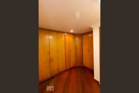 Casa de condomínio para alugar com 480m², 5 quartos e 3 vagasCloset - Suite 5