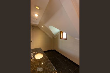 Casa de condomínio para alugar com 480m², 5 quartos e 3 vagasBanheiro - Suite 1