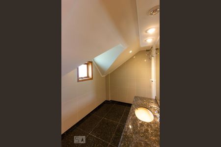 Casa de condomínio para alugar com 480m², 5 quartos e 3 vagasBanheiro - Suite 2