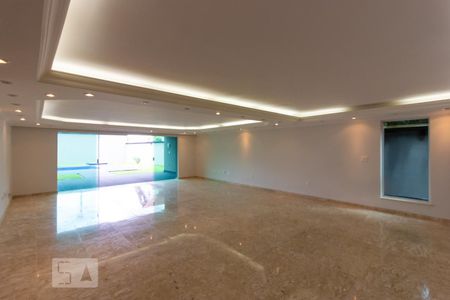 Casa de condomínio para alugar com 480m², 5 quartos e 3 vagasSala Estar e Jantar