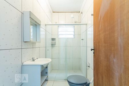 Banheiro de casa para alugar com 2 quartos, 60m² em Vila São Francisco, Mauá