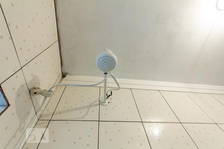 Banheiro de casa para alugar com 2 quartos, 60m² em Vila São Francisco, Mauá