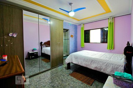 Casa à venda com 350m², 4 quartos e 2 vagasSuíte 2