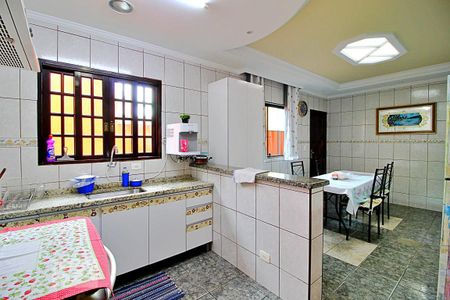 Casa à venda com 350m², 4 quartos e 2 vagasCozinha