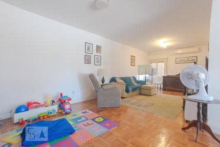 Sala de Estar de apartamento à venda com 3 quartos, 140m² em Rio Branco, Porto Alegre