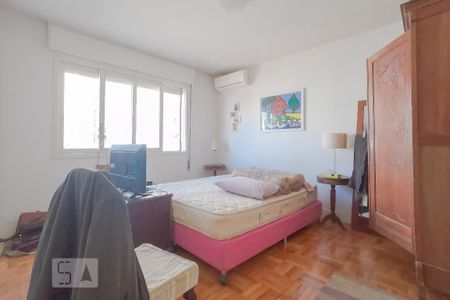 Apartamento à venda com 140m², 3 quartos e 2 vagas Apartamento à venda com 140m², 3 quartos e 2 vagasSuíte