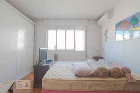 Apartamento à venda com 140m², 3 quartos e 2 vagas Apartamento à venda com 140m², 3 quartos e 2 vagasSuíte