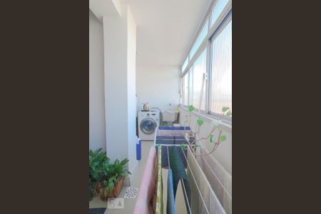 Apartamento à venda com 140m², 3 quartos e 2 vagas Apartamento à venda com 140m², 3 quartos e 2 vagasÁrea de Serviço