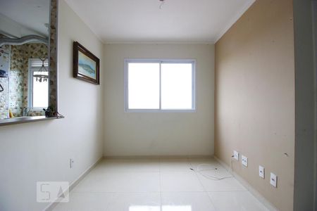 Sala de apartamento à venda com 2 quartos, 47m² em Vila Carmosina, São Paulo