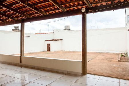 Casa para alugar com 150m², 3 quartos e 2 vagasQuintal