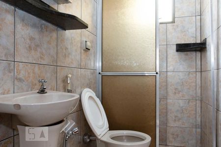 Casa para alugar com 150m², 3 quartos e 2 vagasBanheiro da suíte