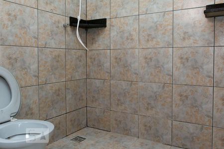 Casa para alugar com 150m², 3 quartos e 2 vagasBanheiro social