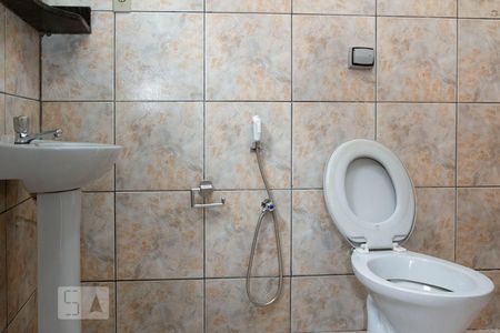 Casa para alugar com 150m², 3 quartos e 2 vagasBanheiro da suíte