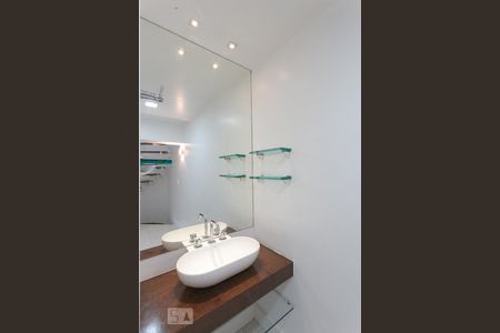 Apartamento para alugar com 42m², 1 quarto e sem vagaBanheiro