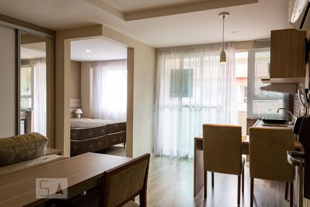 Sala de apartamento para alugar com 1 quarto, 35m² em Campo Grande, Rio de Janeiro