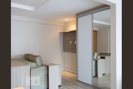 Sala de apartamento para alugar com 1 quarto, 35m² em Campo Grande, Rio de Janeiro