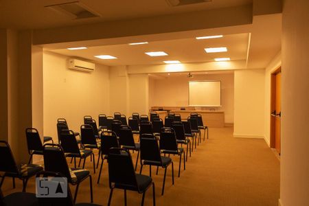 Apartamento para alugar com 36m², 1 quarto e 1 vaga Apartamento para alugar com 36m², 1 quarto e 1 vagaÁrea comum - Auditório 1