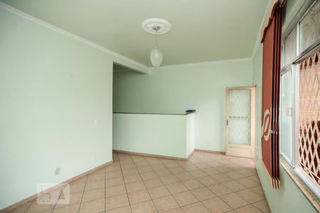 Sala de apartamento para alugar com 3 quartos, 120m² em Pilares, Rio de Janeiro