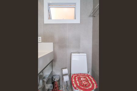 Casa de condomínio à venda com 160m², 4 quartos e 3 vagasBanheiro da suíte 1